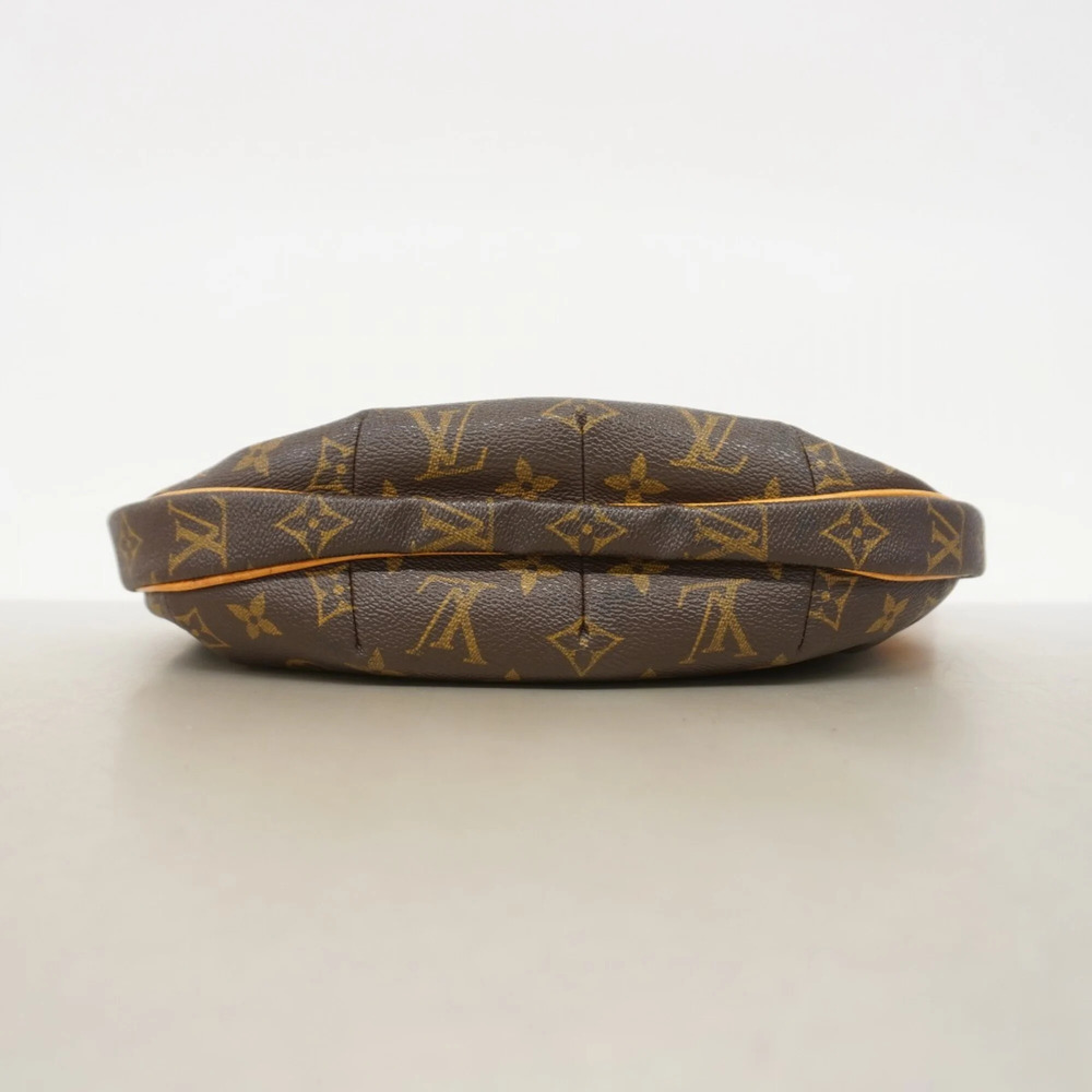 LOUIS VUITTON Brown Monogram Shoulder Bag - Picture 3 of 10